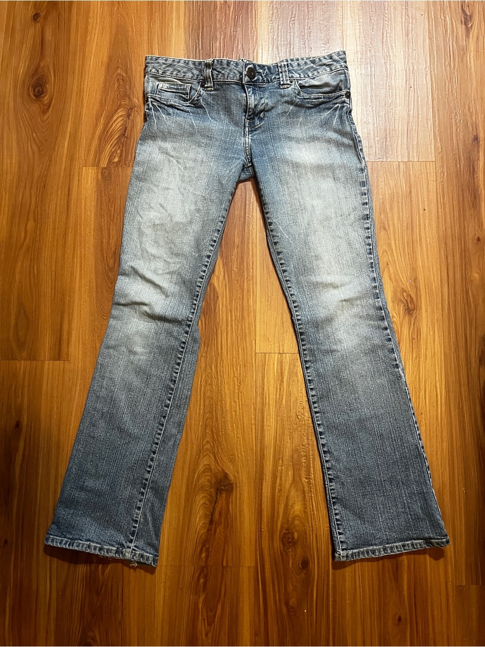 Guess Sz. 32 Y2K  Daredevil Distressed Low Rise Bootcut